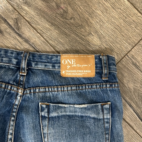 • ONE TEASPOON • Women’s Trashed Freebirds Destroyed Ankle Zip Straight Leg Jean - Picture 4 of 5